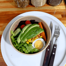 Ensalada Veggie con proteína La Migueria